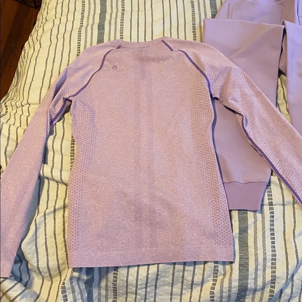 Figs Women's Light Purple Crew Neck underscrub and jogger pants - Picture 6 of 9